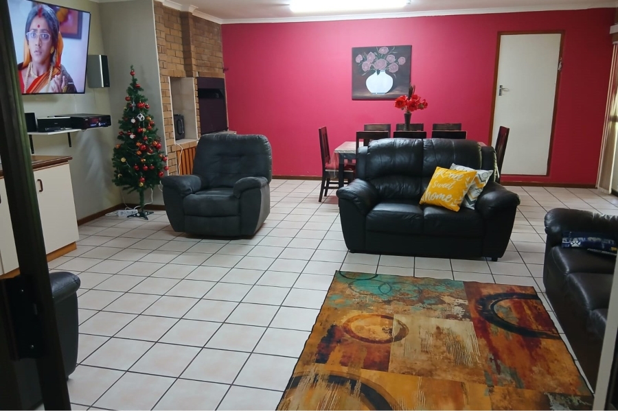 5 Bedroom Property for Sale in Porterville Western Cape